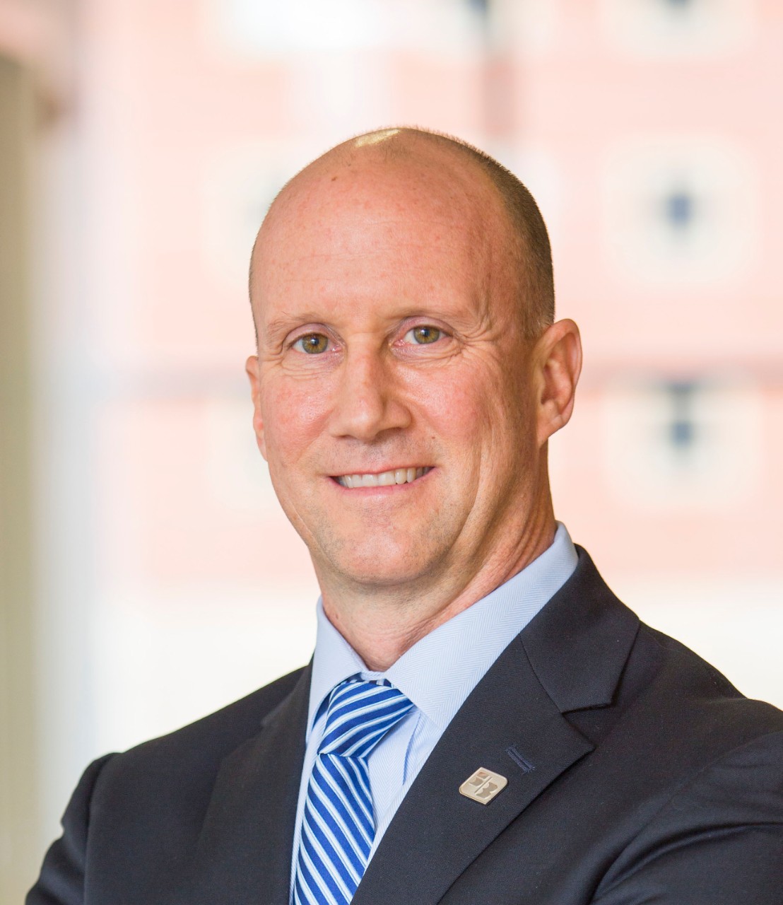 Headshot of Bob Luebbe